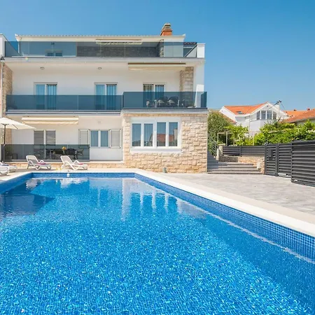 Apollo * Trogir