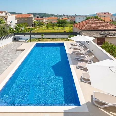 Apollo Trogir